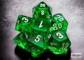Set de 7 mini-Hedral dados Chessex Estilo Translucent Mini-hedral™ Green/white